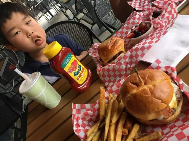 317 Burger