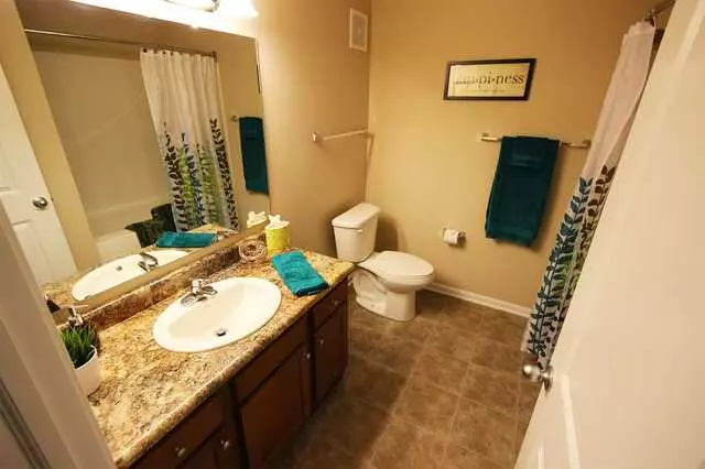 Arborwood at Mann Road Apartments