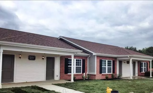Arborwood at Mann Road Apartments