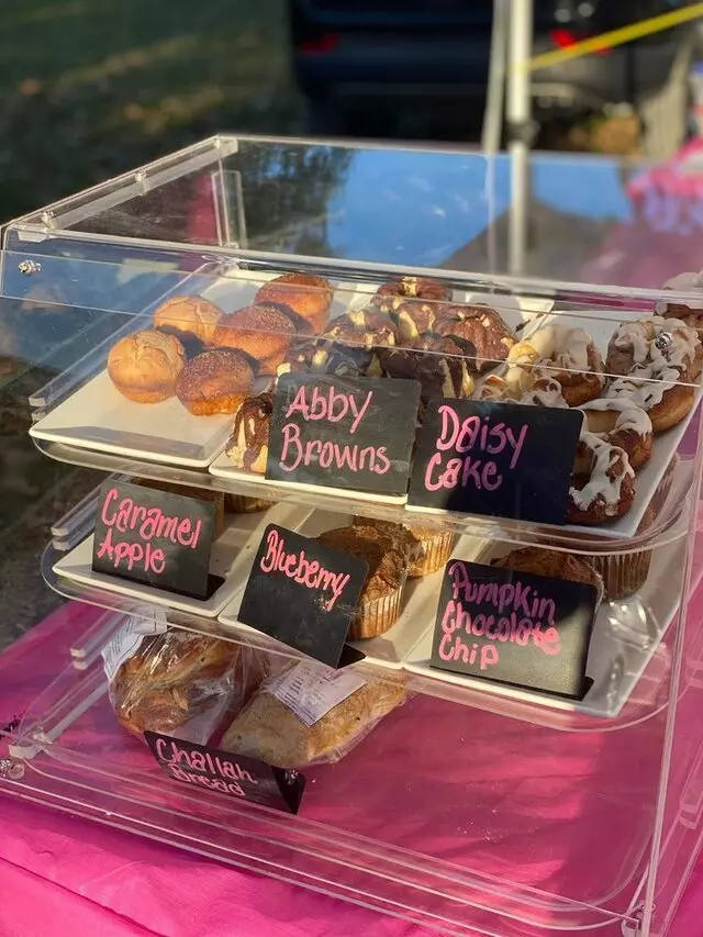 Daisy Cakes