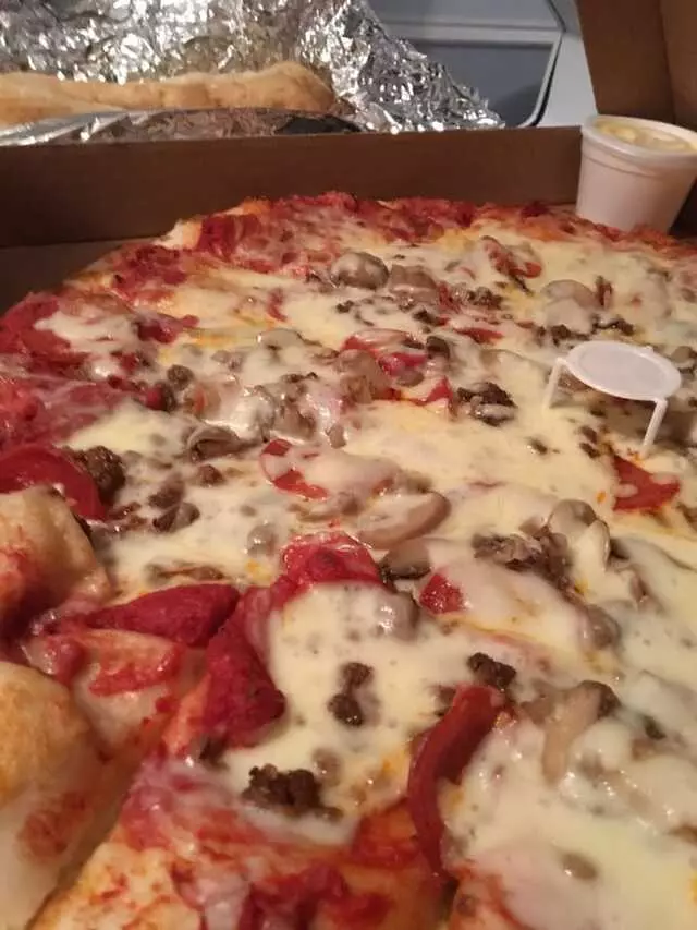 Aunt Polly’s Pizza