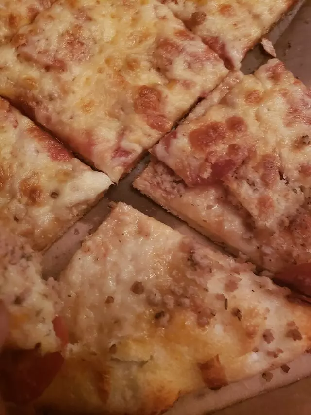 Aunt Polly’s Pizza