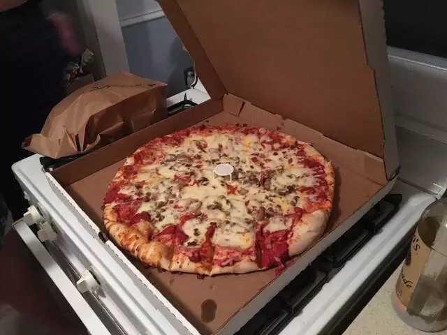 Aunt Polly’s Pizza