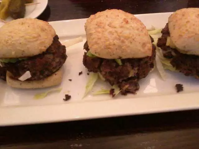 120 West Bar & Grill
