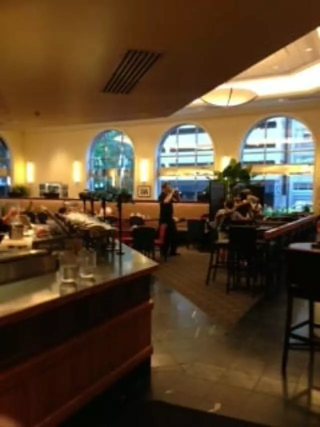 120 West Bar & Grill