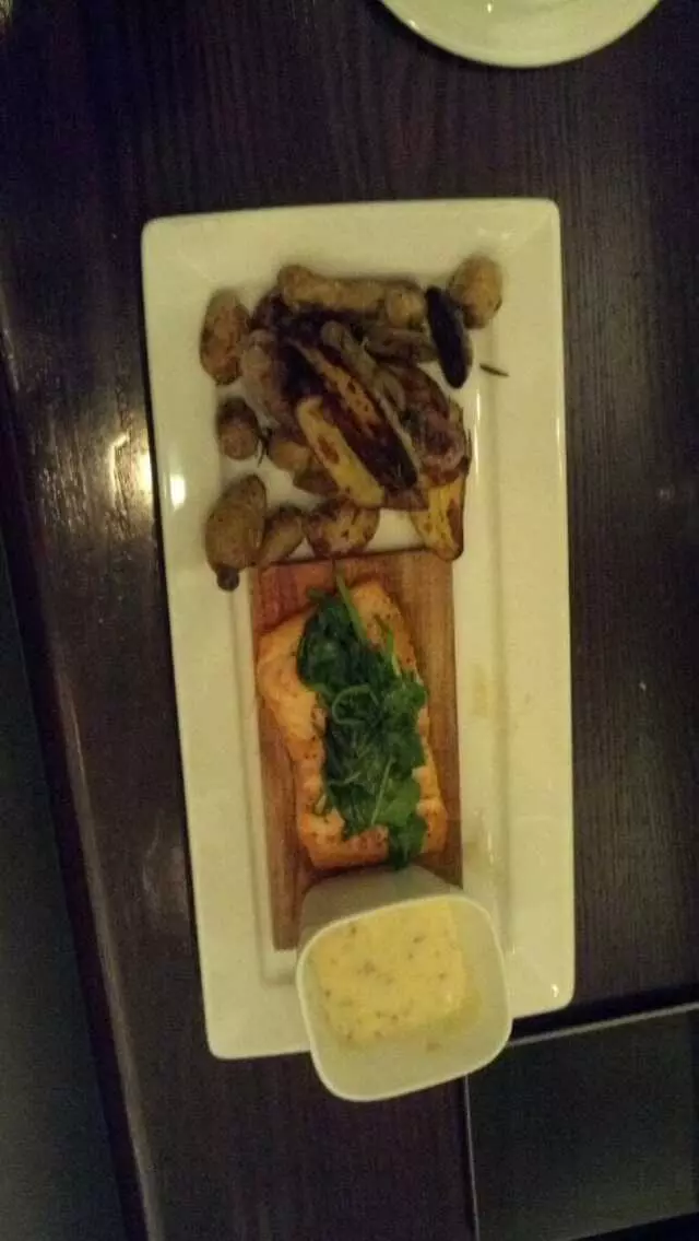 120 West Bar & Grill