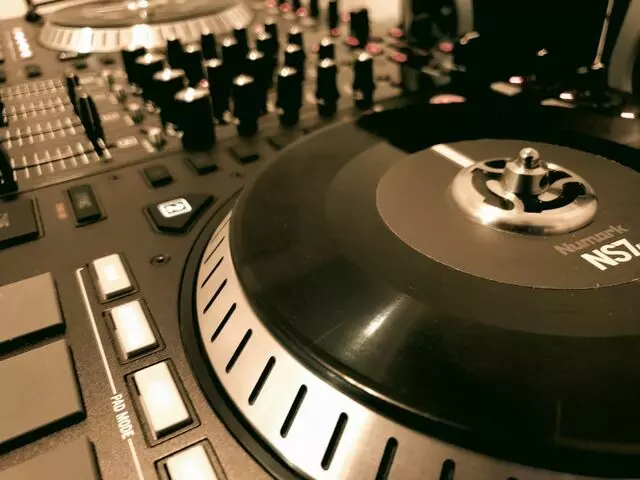 DJ Cruze CTRL