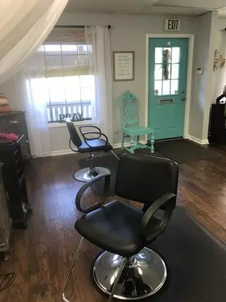 Simply Chic Hair Studio