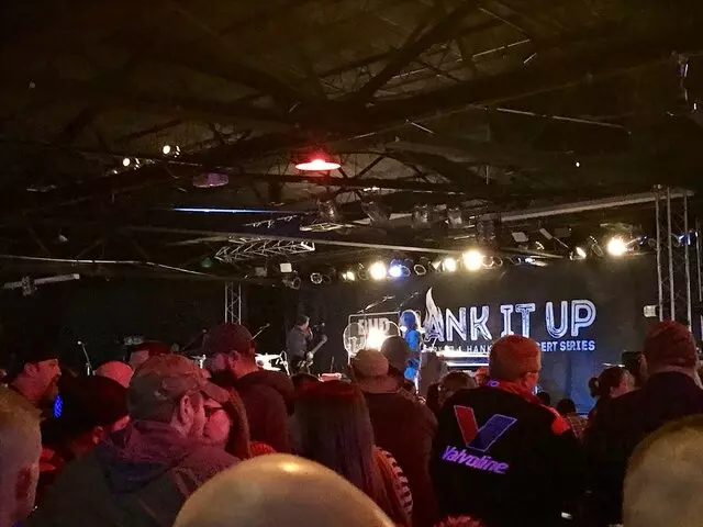 8 Seconds Saloon