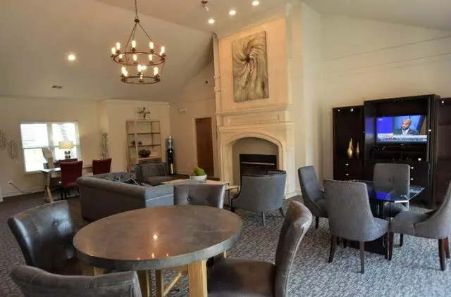 Auburn Hill Apartments