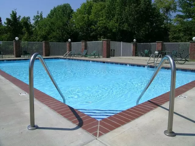 Auburn Hill Apartments
