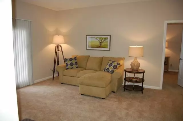 Auburn Hill Apartments