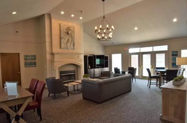 Auburn Hill Apartments