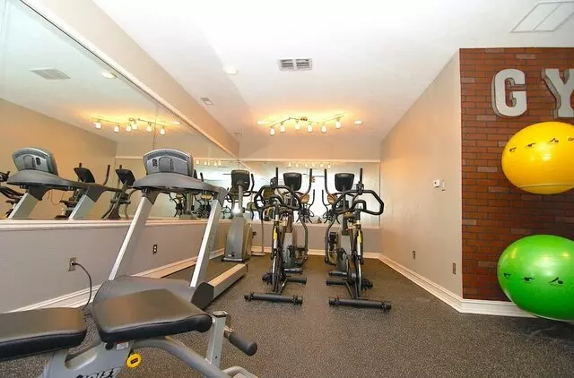 Auburn Hill Apartments