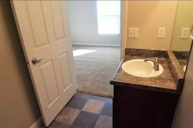 Auburn Hill Apartments