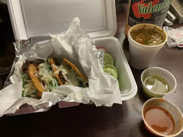 Taqueria y Birrieria Aqui es Jalisco