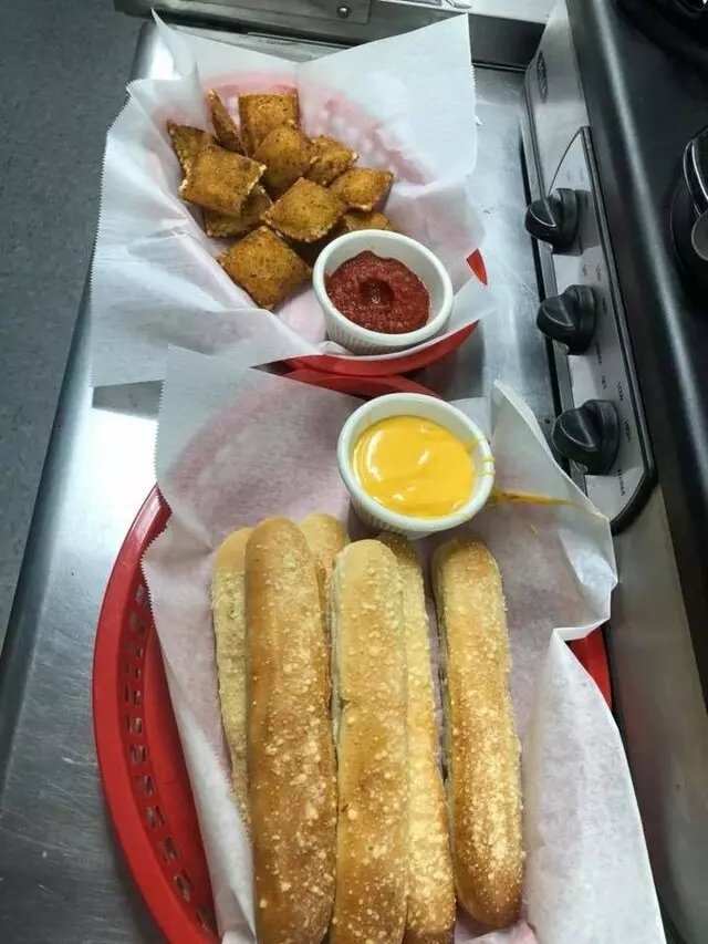 31 Bar & Grill