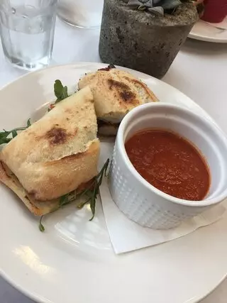 Sully’s Grill